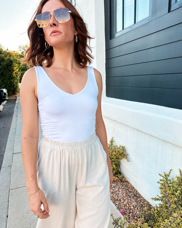 Double-layered V-neck tank top