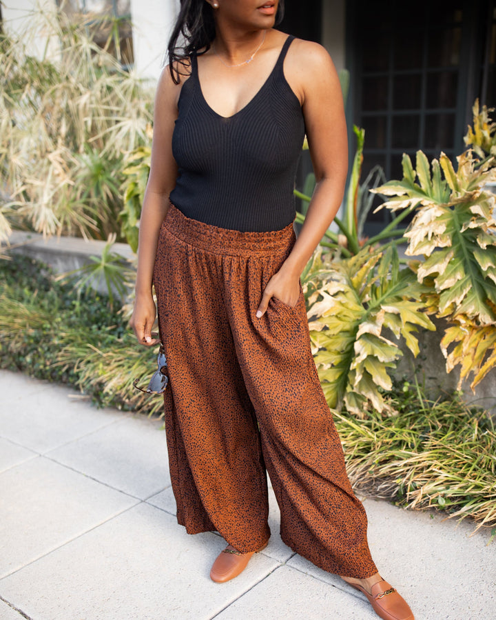 Crinkle wide-leg pants