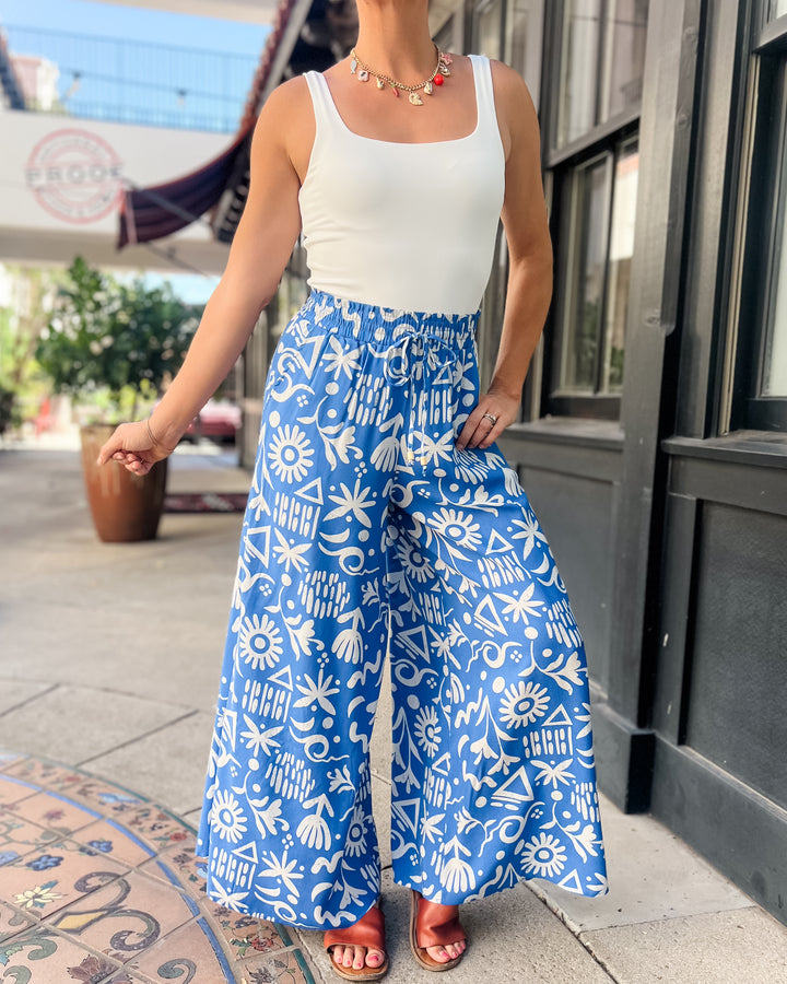 The Ava Print Pants - Blue