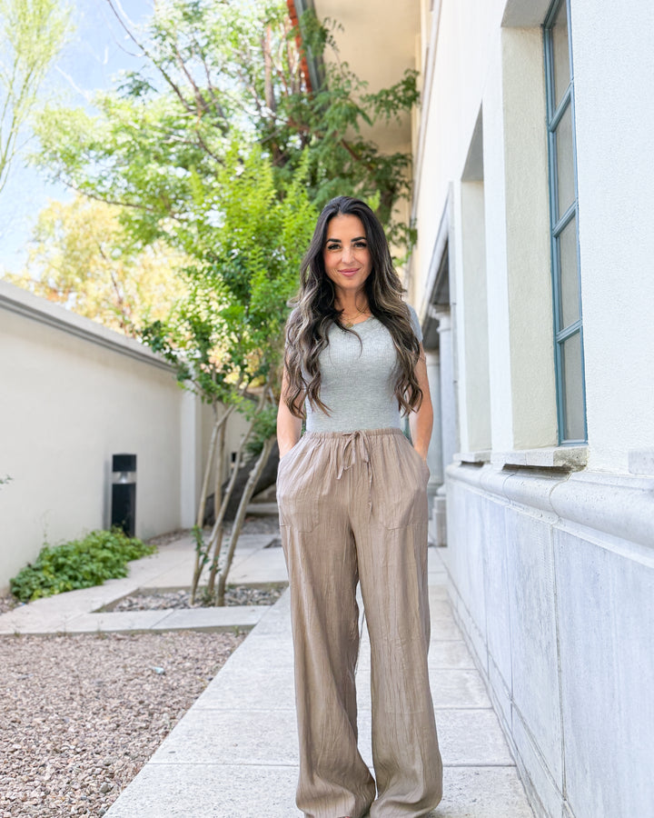 The Amelia Crinkle Pants - Brown
