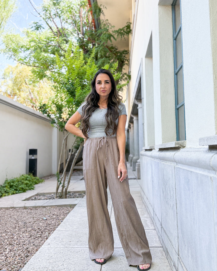The Amelia Crinkle Pants - Brown