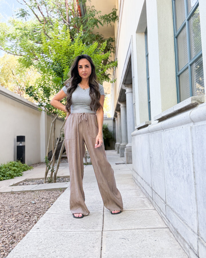 The Amelia Crinkle Pants - Brown