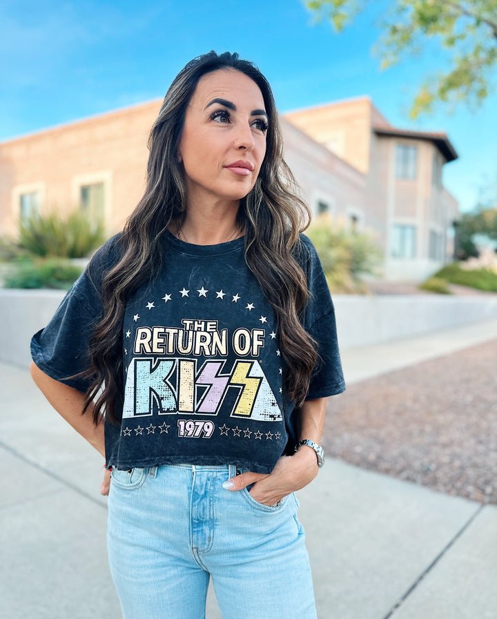 Vintage Kiss Crop Tee