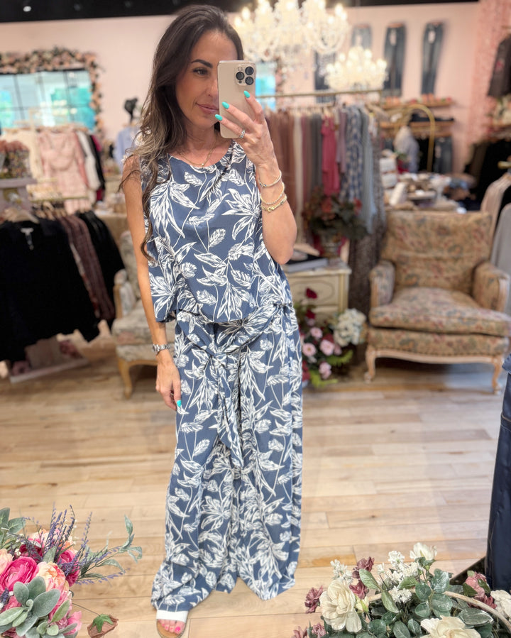 The Naomi Floral Wide Leg Pants - Blue