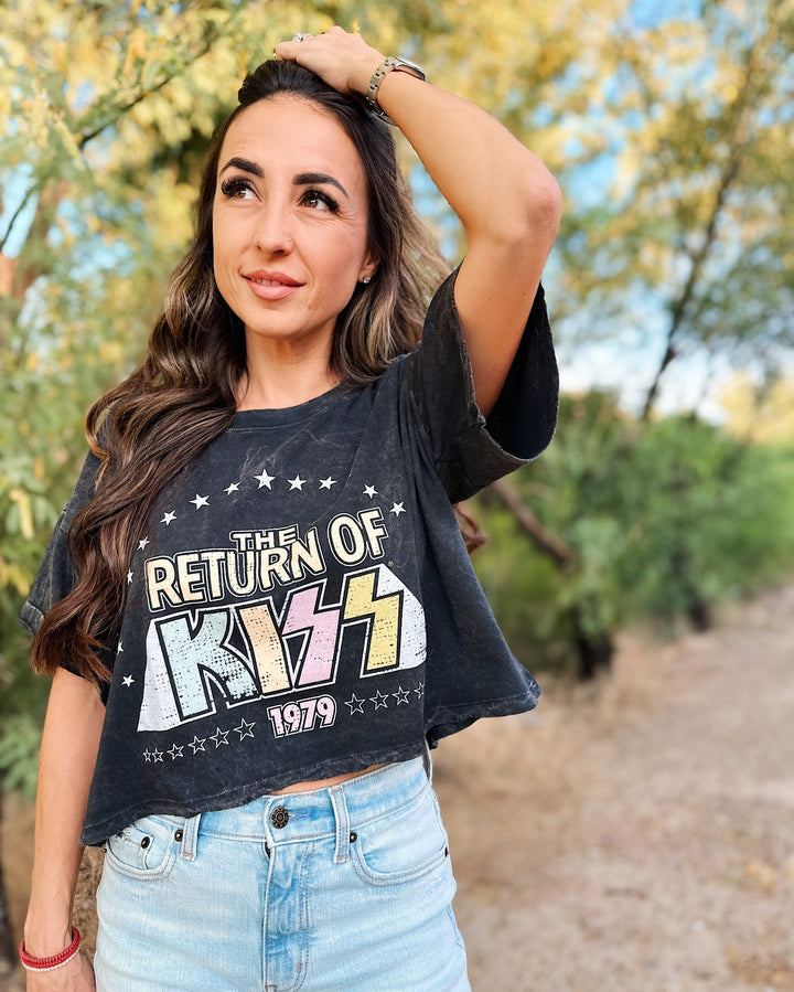 Vintage Kiss Crop Tee