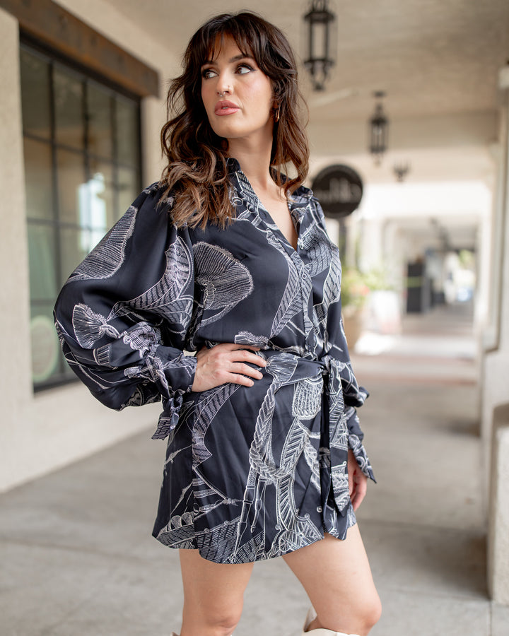 The Allison Chain Tie Wrap Dress - Navy / White
