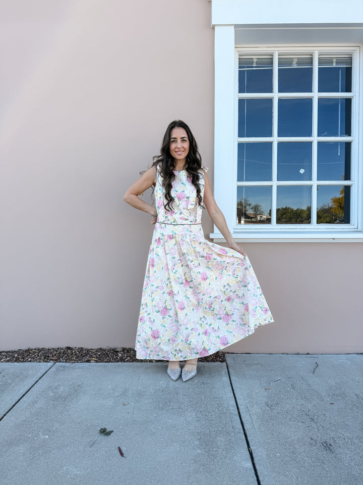 The Elegant Vintage Floral Skirt