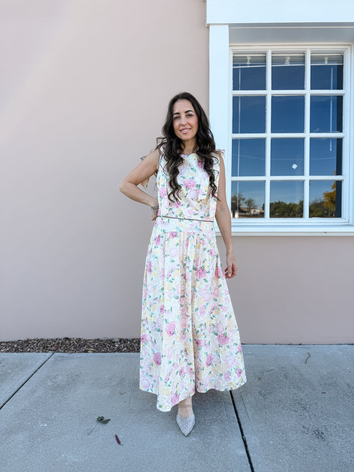 The Elegant Vintage Floral Skirt