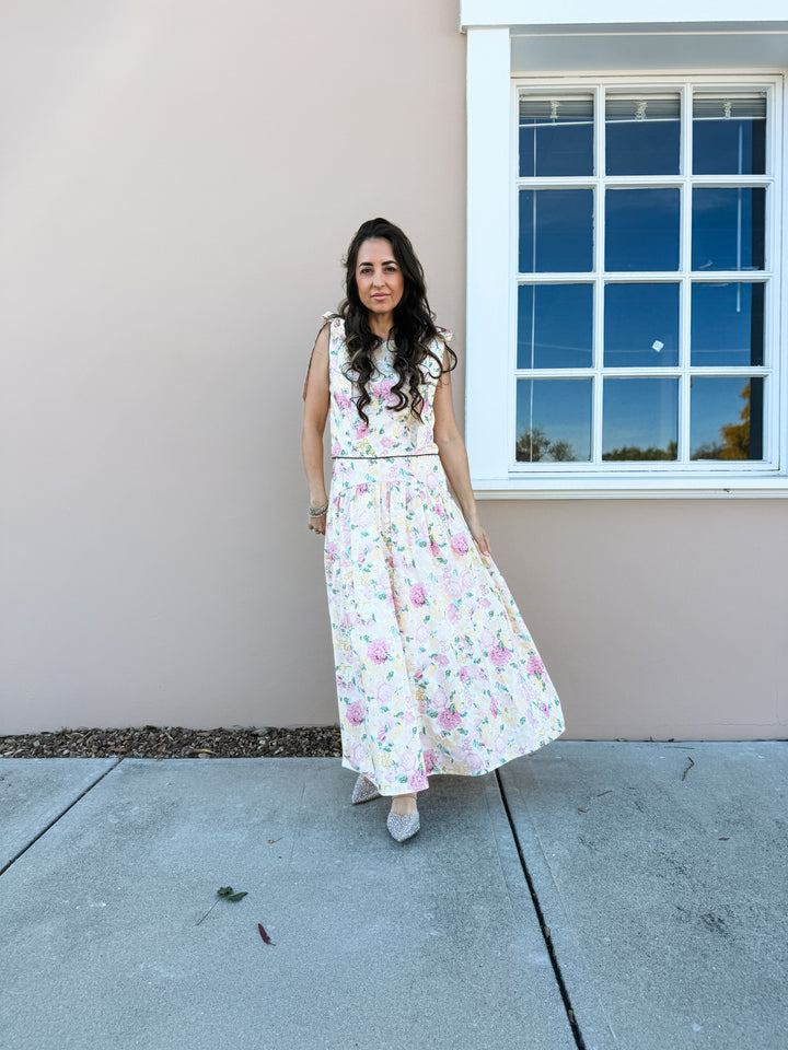 The Elegant Vintage Floral Skirt