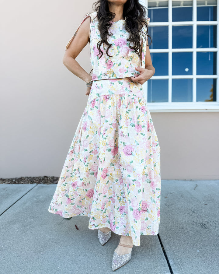 The Elegant Vintage Floral Skirt