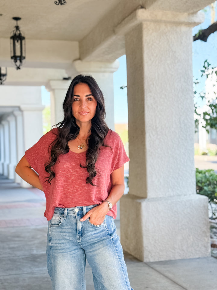 The Rylee V-Neck Light Knit Top - Winter Rose