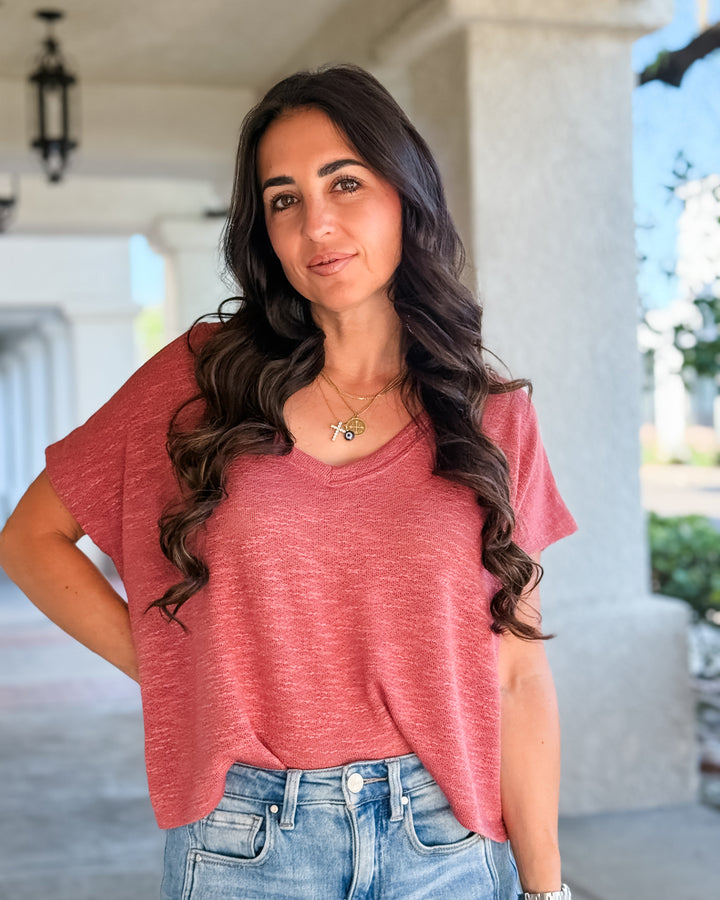 The Rylee V-Neck Light Knit Top - Winter Rose