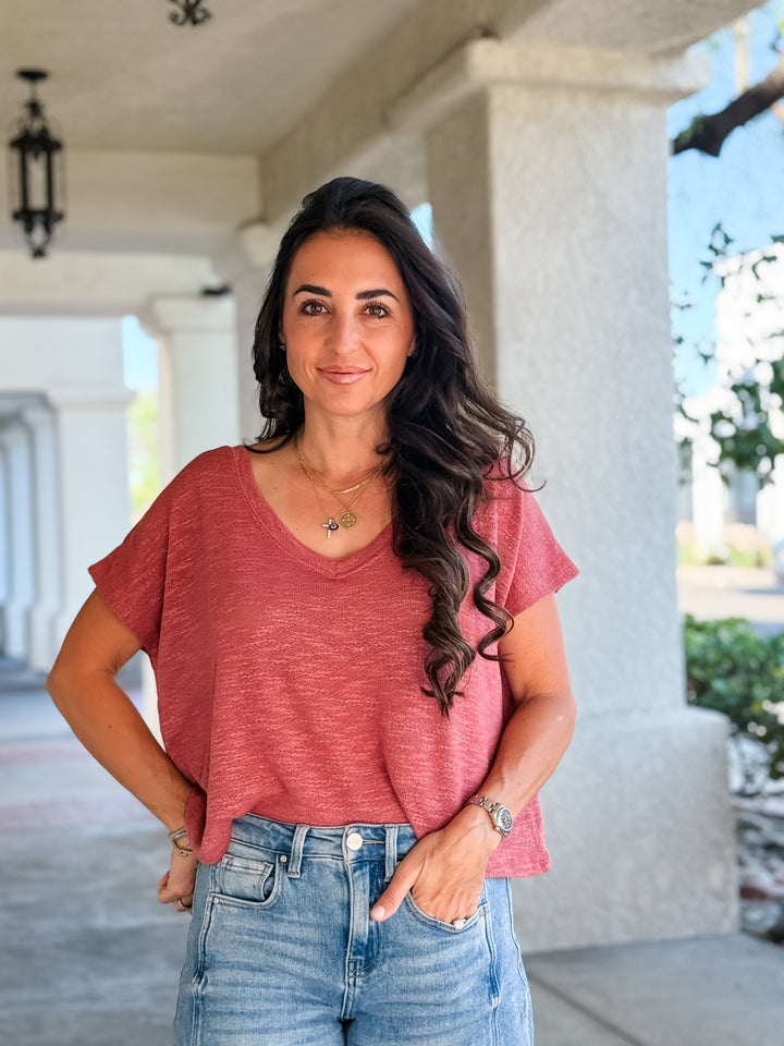 The Rylee V-Neck Light Knit Top - Winter Rose