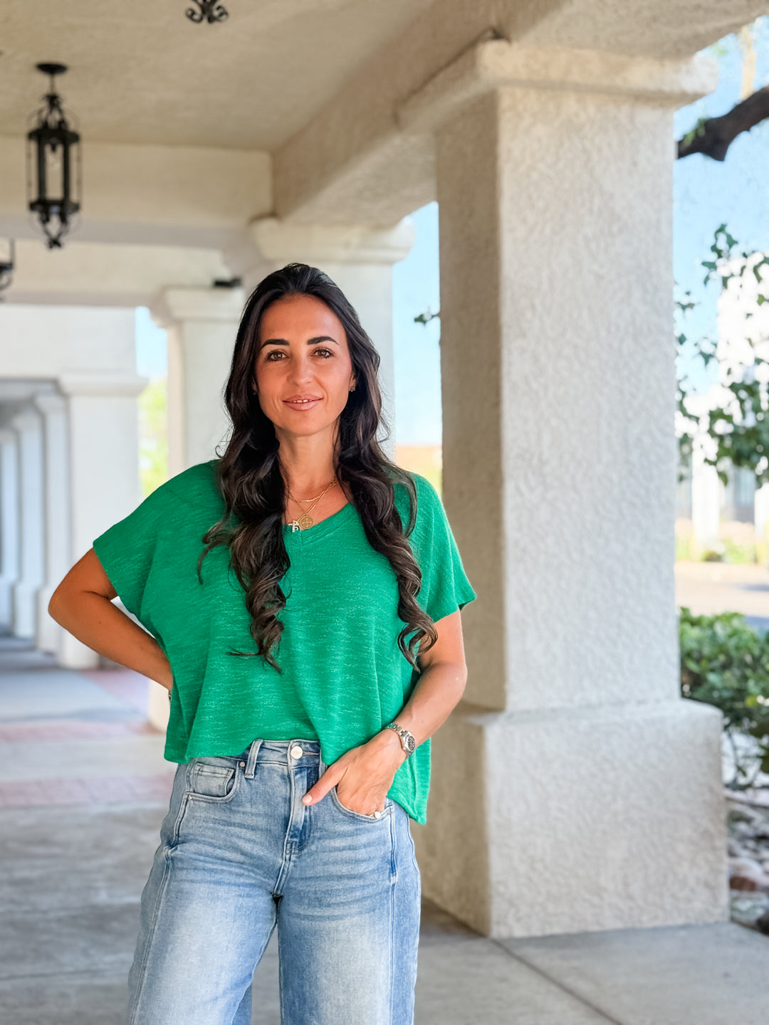 The Rylee V-Neck Light Knit Top - Kelly Green