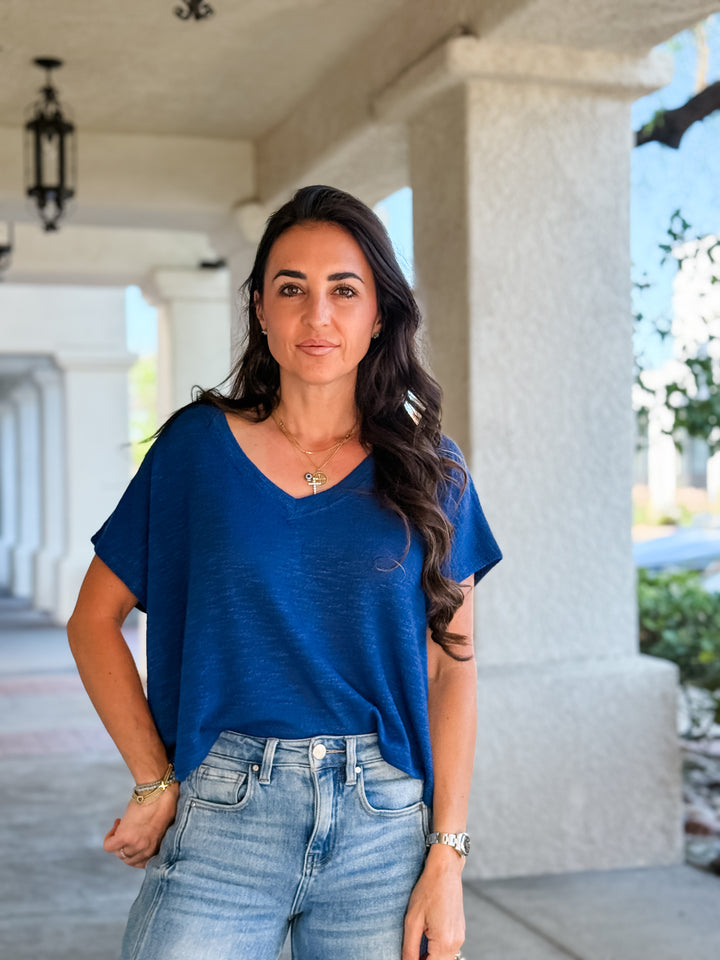 The Rylee V-Neck Lightweight Knit Top - Navy