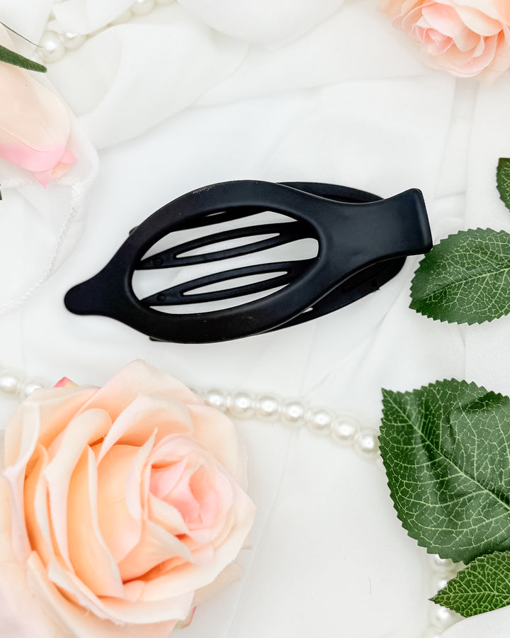 The Oval Lay Down Flat Hair Claw Clip