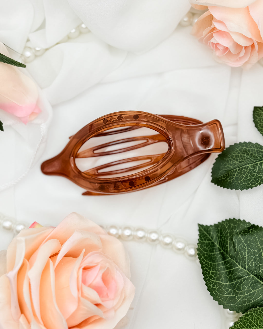 The Oval Lay Down Flat Hair Claw Clip