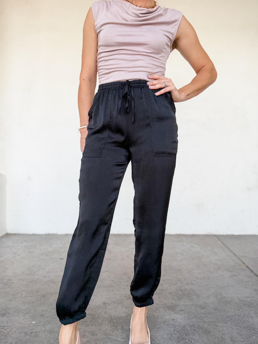 The Olivia Elastic Waist Jogger Pocket Pants - Black